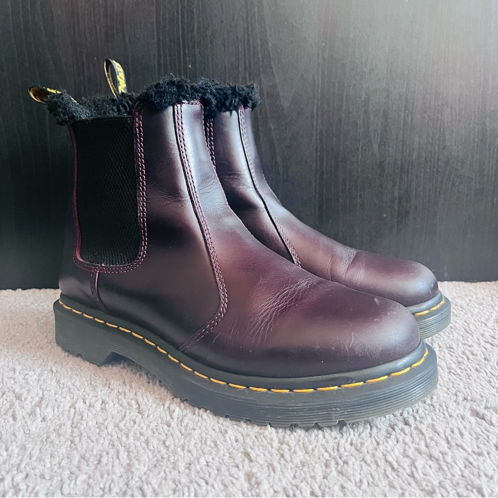 DR. MARTENS 2976 LEONORE FAUX FUR LINED CHELSEA BOOTS